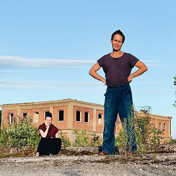 Peter in front, Hanneli back