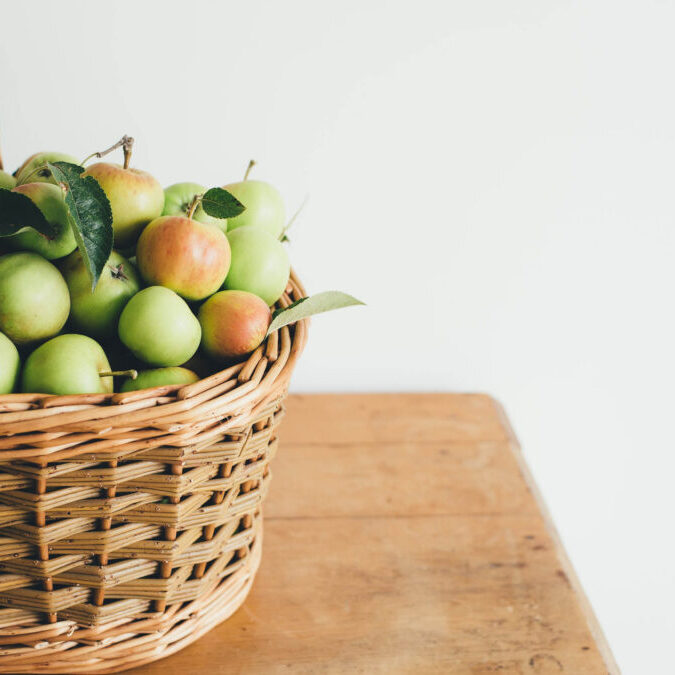 Aeblekurv_af_annie-spratt-unsplash